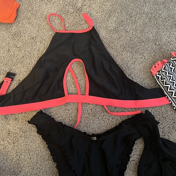 SOLD Mix and match bikini tops and bottoms - Picture 2 of 5